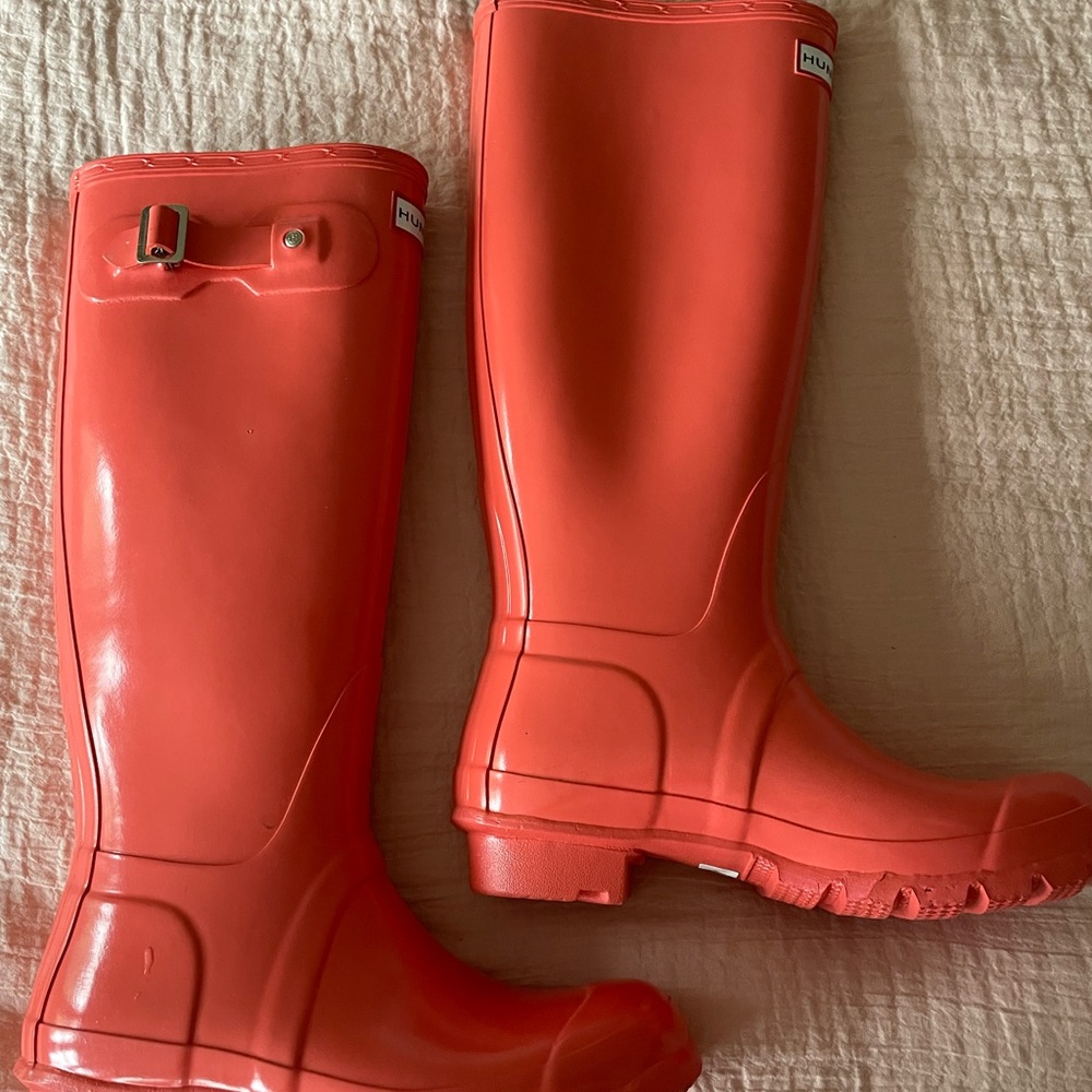 Hunter Rain Boots BRAND NEW Coral Colored